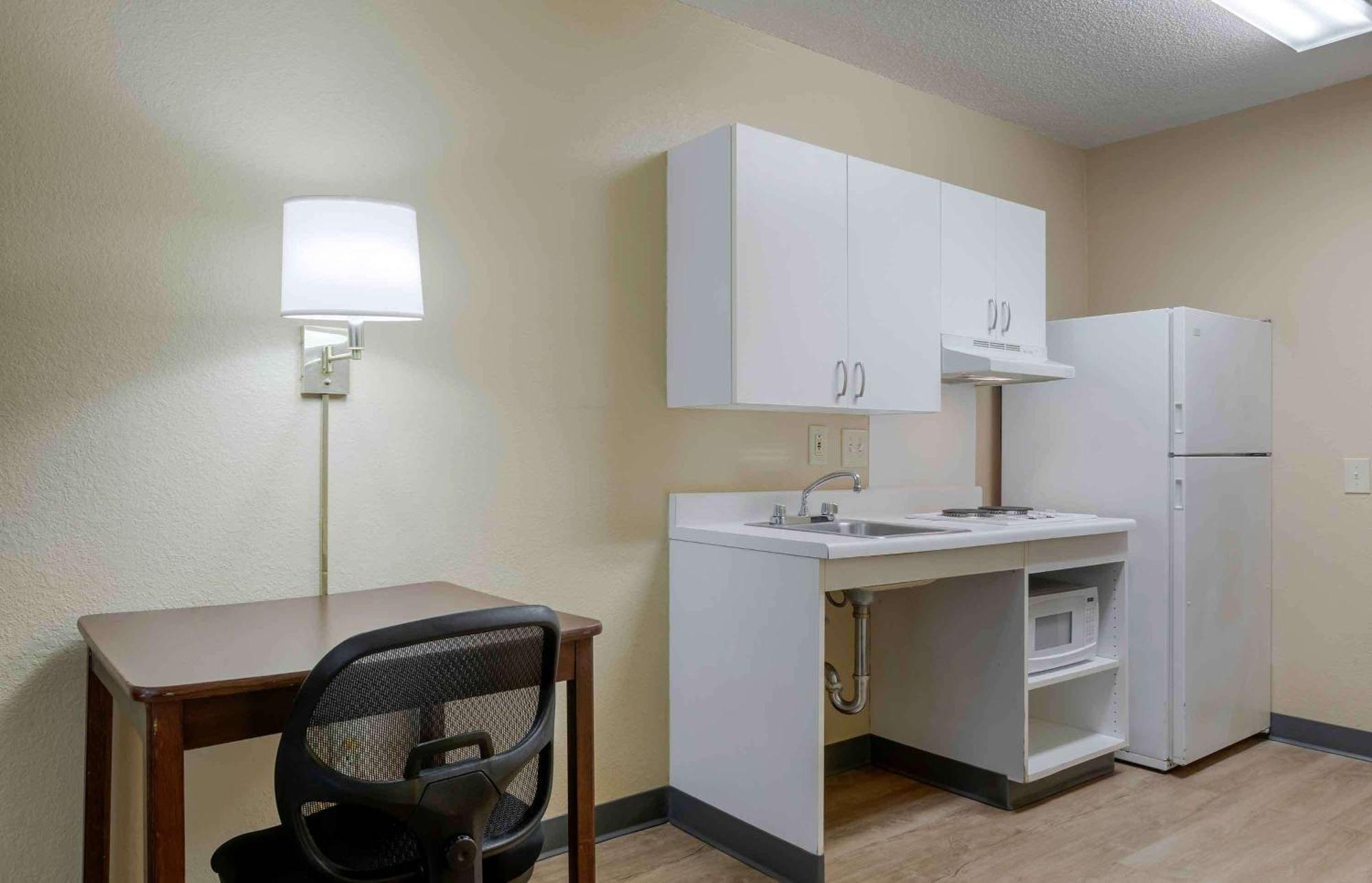 Extended Stay America Suites - Los Angeles - Монровия Екстериор снимка