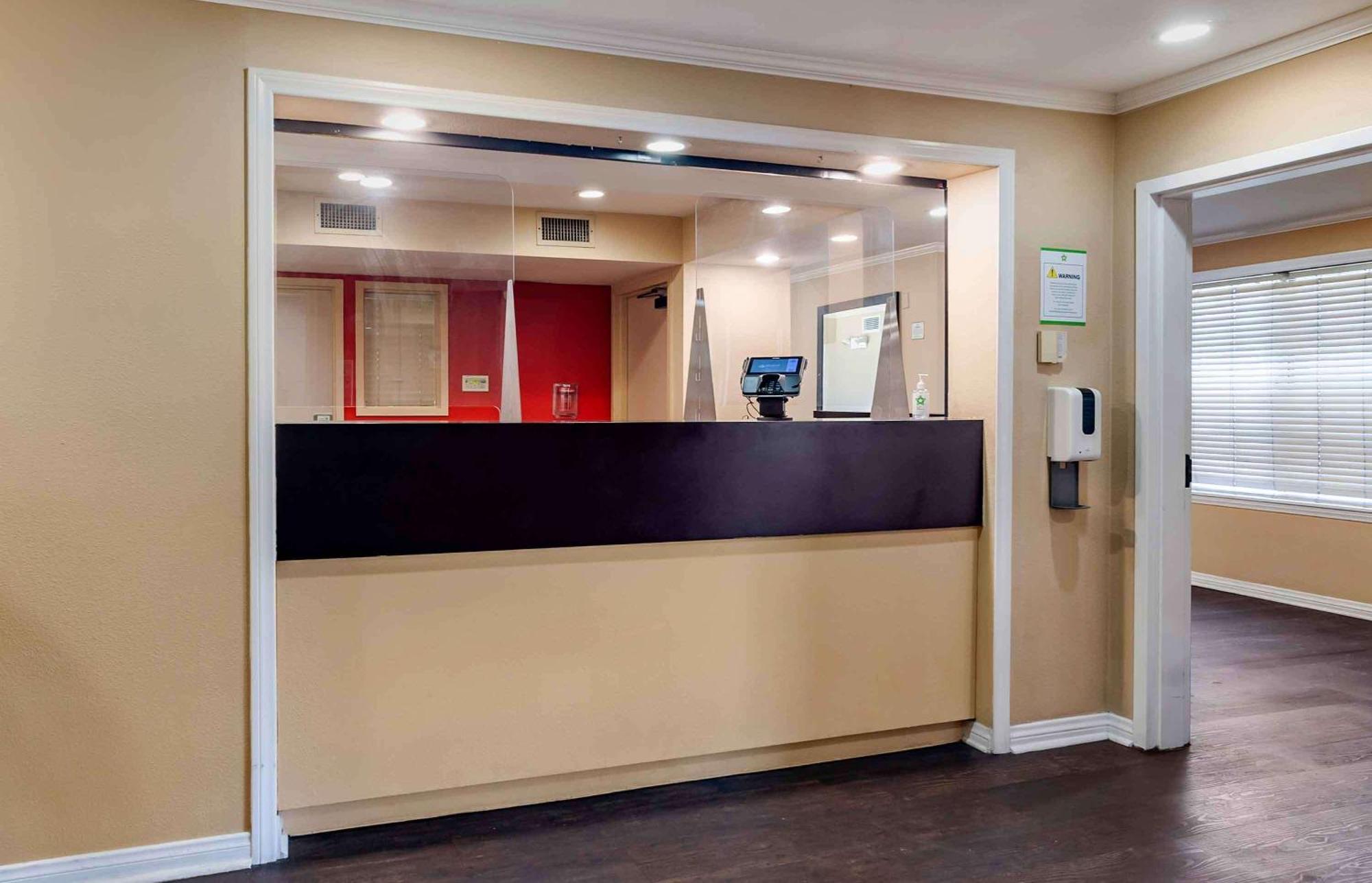 Extended Stay America Suites - Los Angeles - Монровия Екстериор снимка