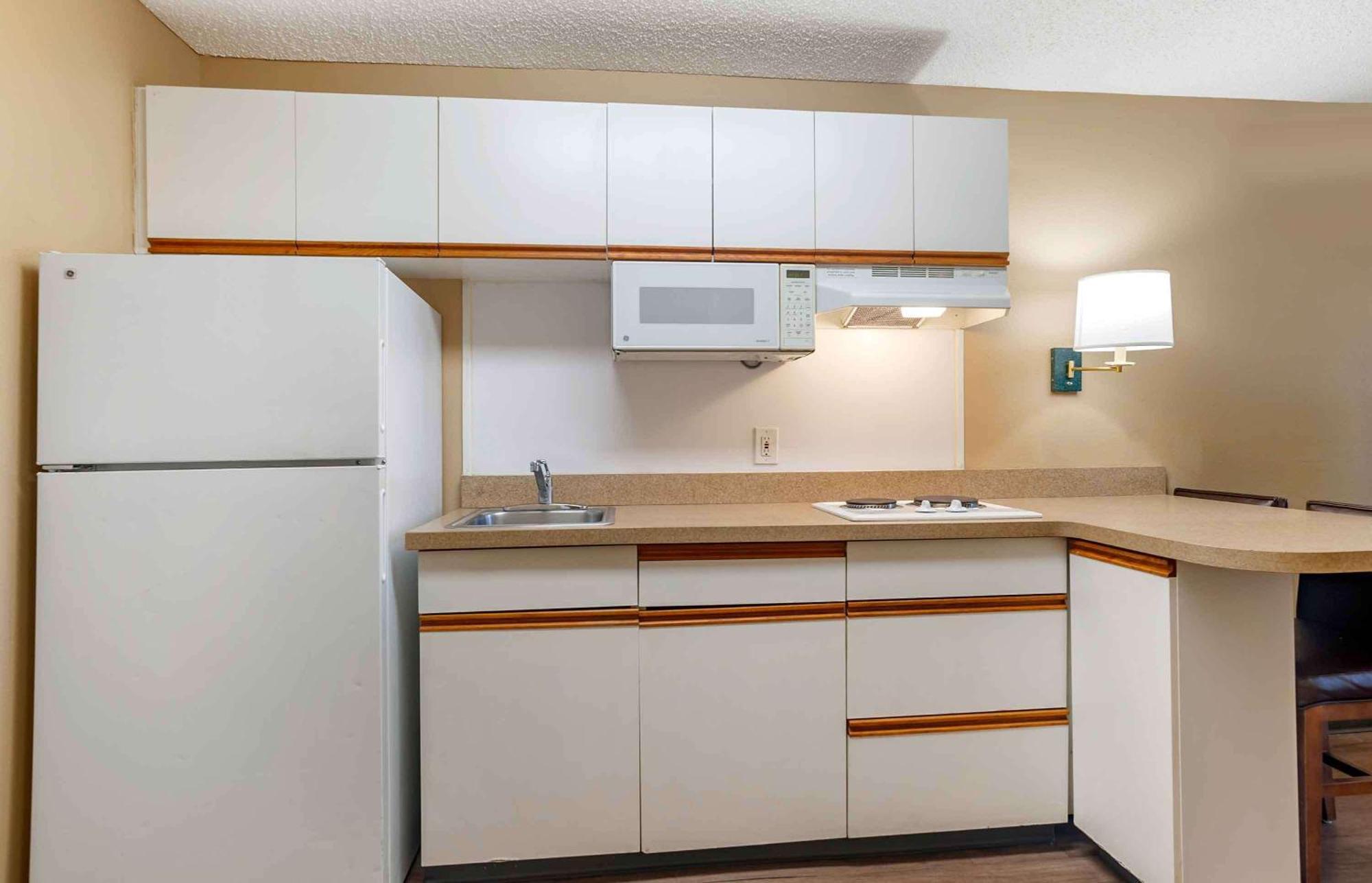 Extended Stay America Suites - Los Angeles - Монровия Екстериор снимка